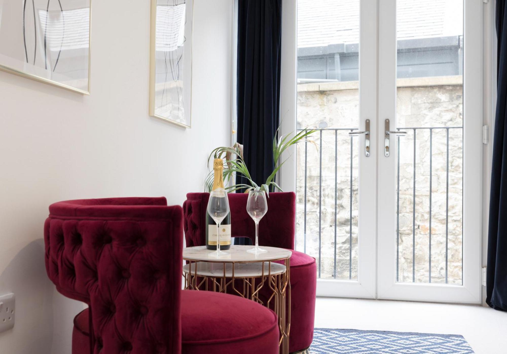 Stylish Mews House Old Town 1-br With Parking * Edinburgh