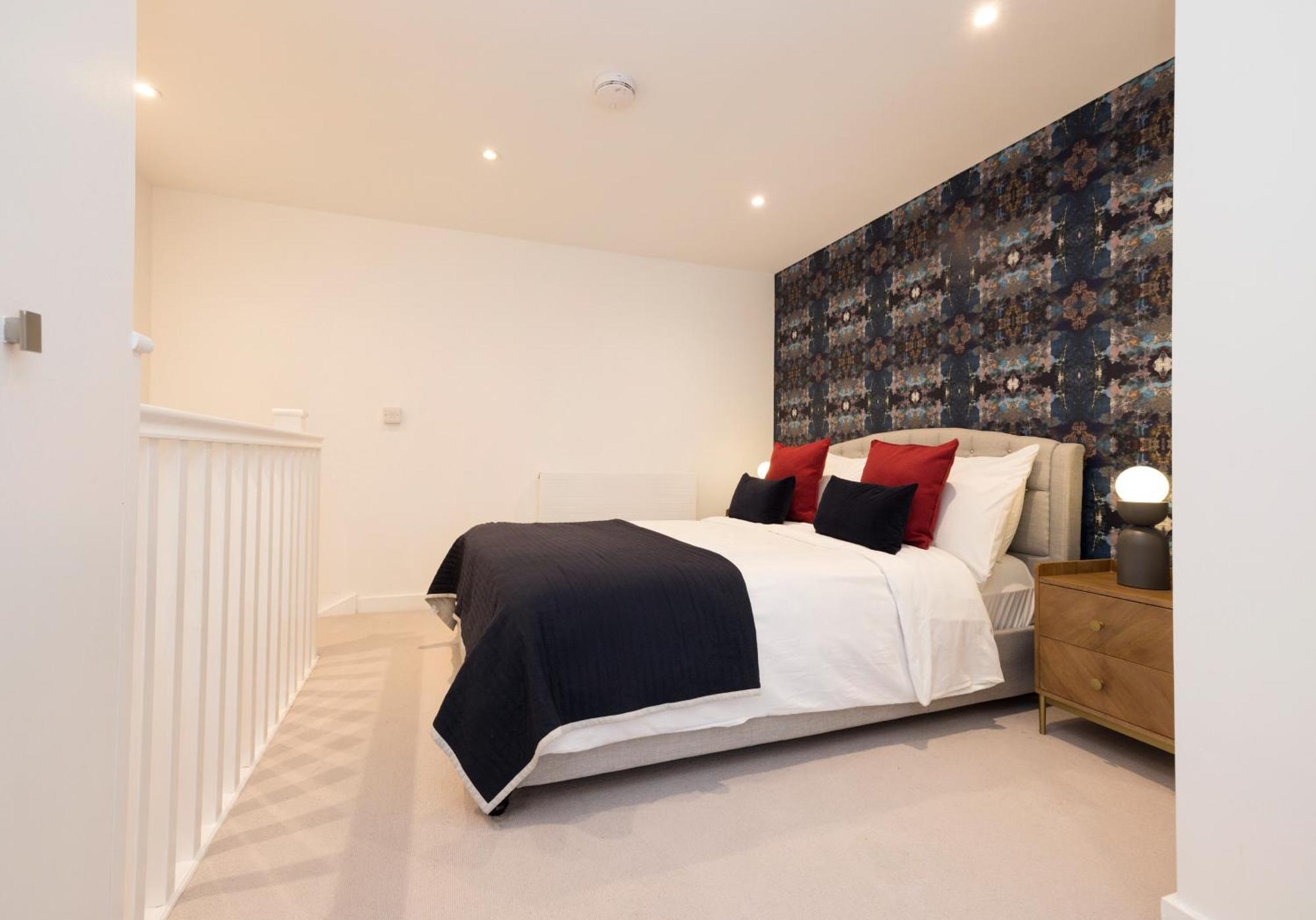Stylish Mews House Old Town 1-br With Parking Apartment *